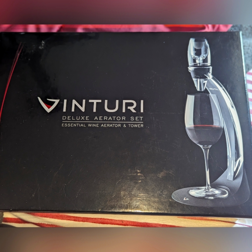 Vinturi Deluxe Essential Red Wine Pourer and Decanter Tower Stand Set